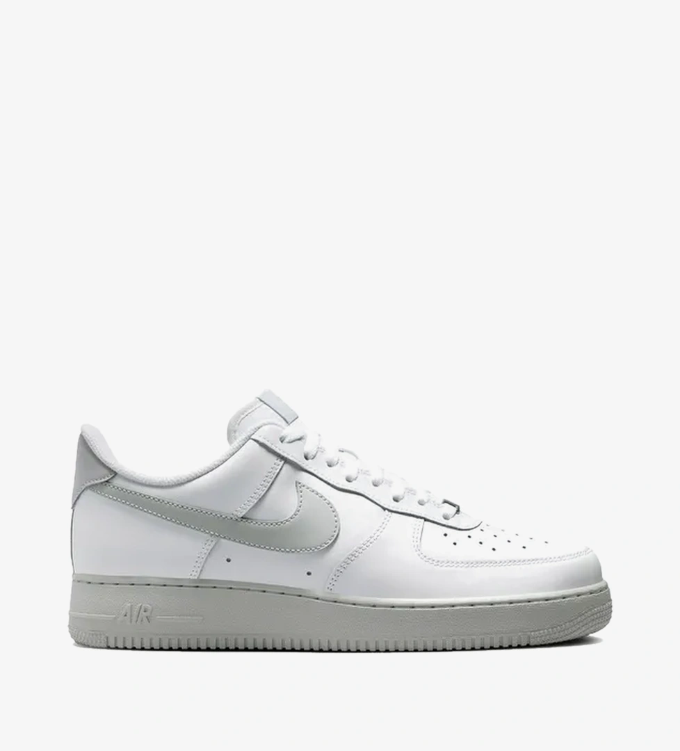 Nike Air Force 1 '07 Erkek Beyaz Spor Ayakkabı
