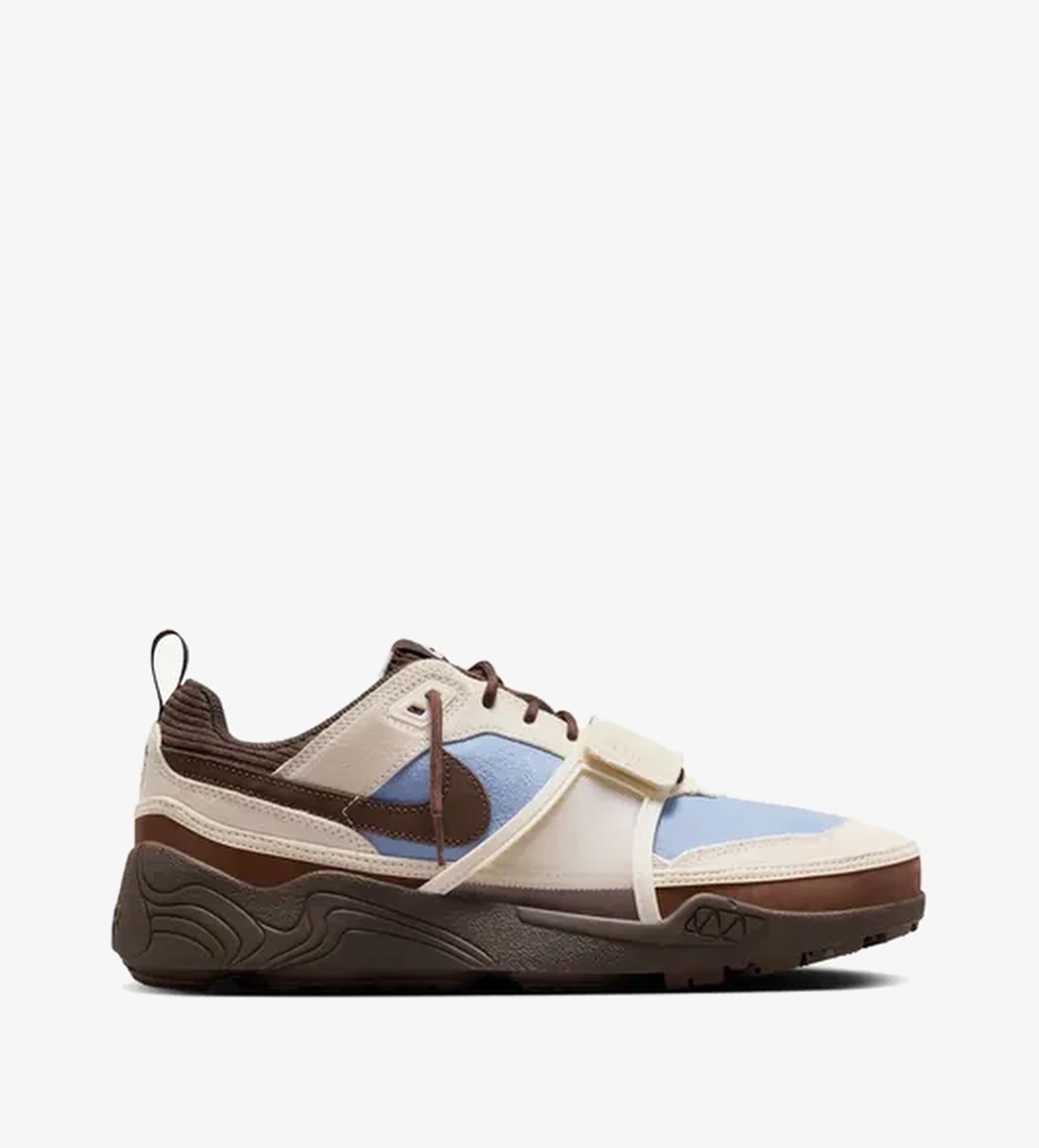 Nike Zoom Field Jaxx x Travis Scott 'Leche Blue' model görseli