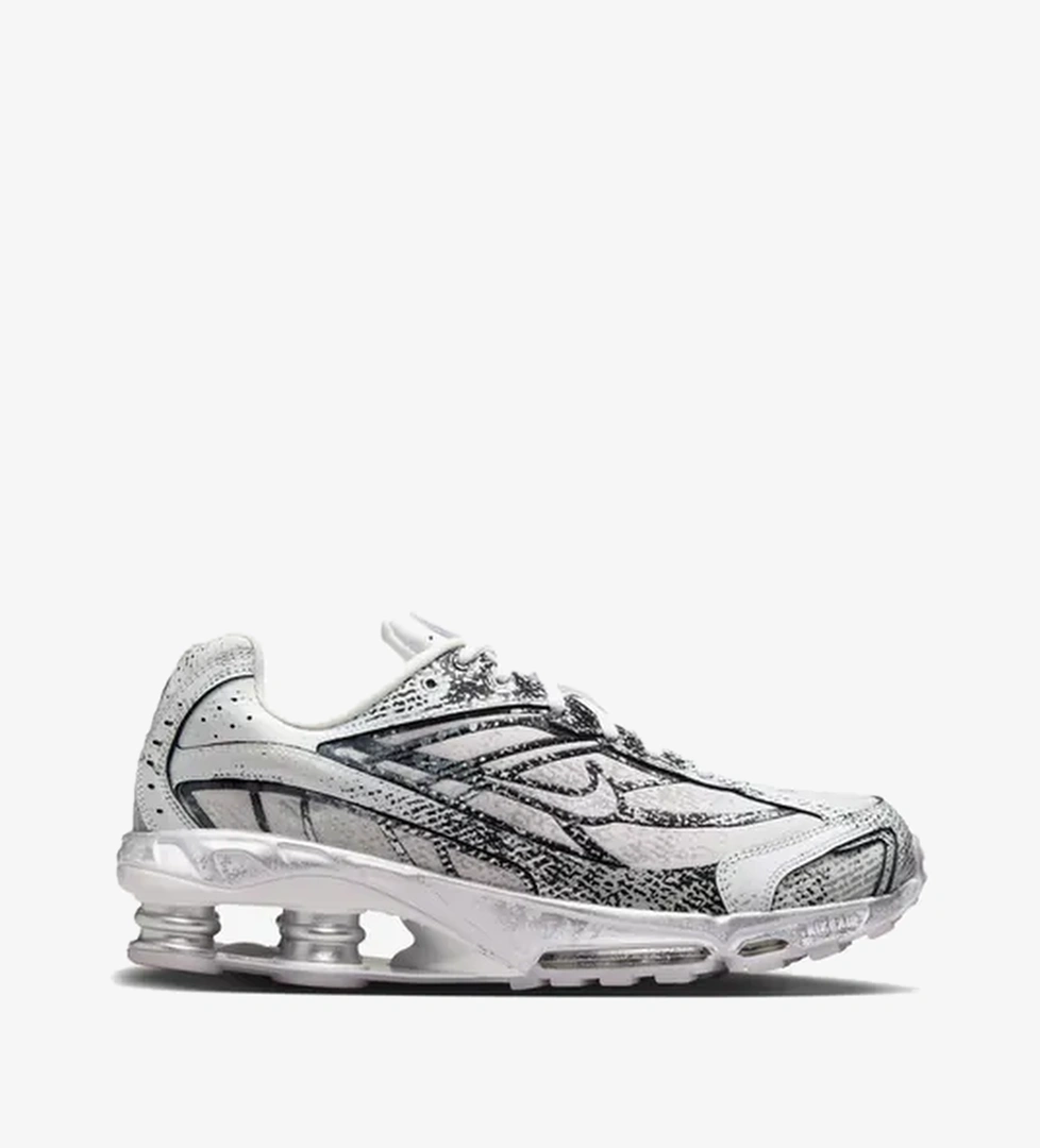 Nike Shox Ride 2 'Metallic Platinum' model görseli