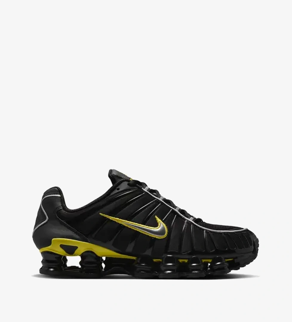 Nike Shox TL 'Black & Dynamic Yellow' model görseli