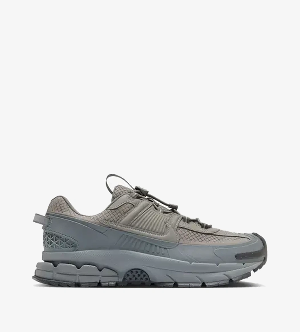 Zoom Vomero 5 Roam 'Metallic Platinum' - Görsel 1