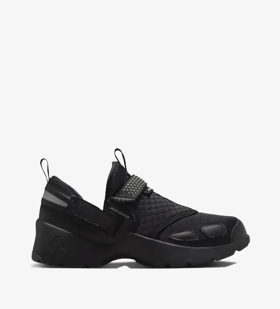 Jordan Siyah Jordan Trunner