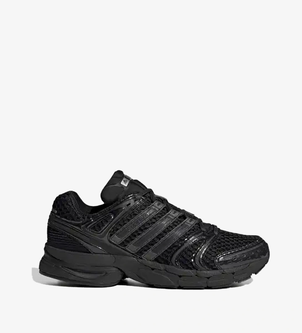 Adistar Control 5 'Core Black'