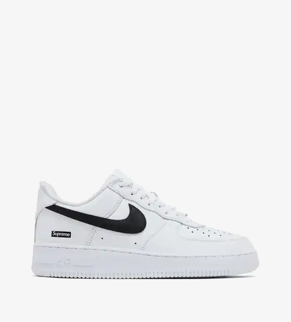 Nike Nike x Supreme Air Force 1 Low 'White Black' model görseli