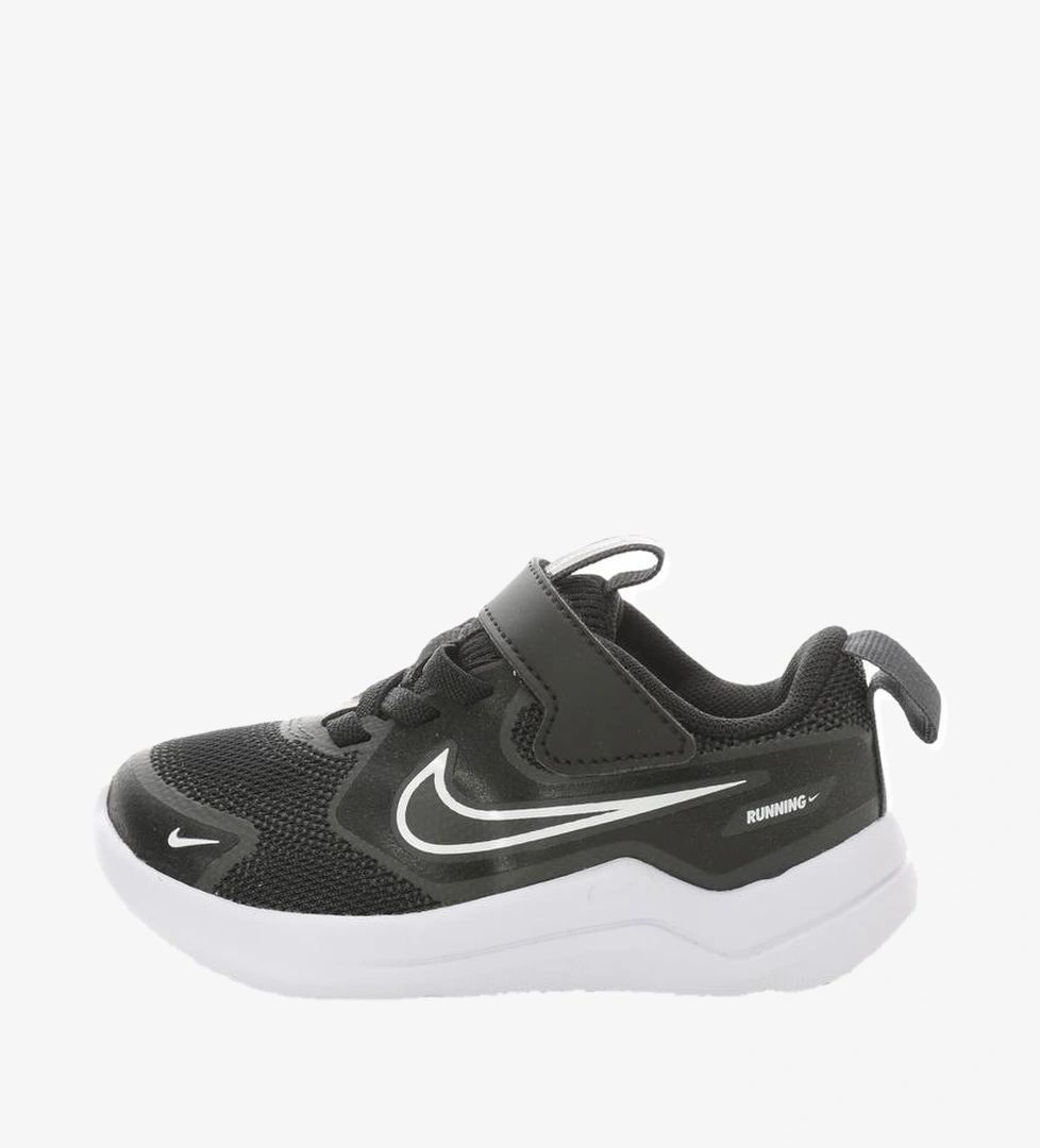 Nike Nike Cosmic Runner Siyah Spor Çocuk Ayakkabı model görseli