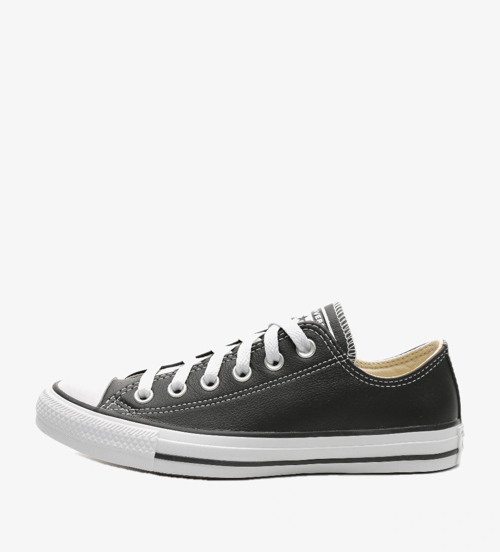 Beyaz Converse Chuck Taylor